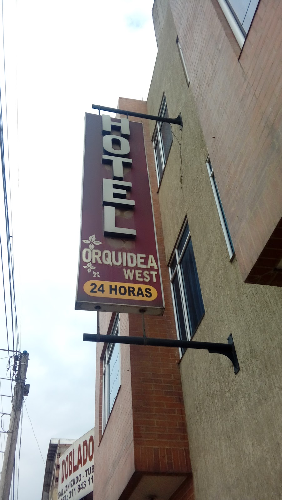 Hotel Orquídea West