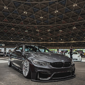 M4 クーペ F82