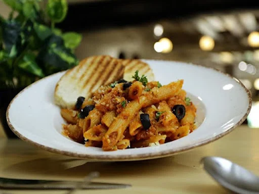 Arrabiata Pasta (Red Sauce Pasta)