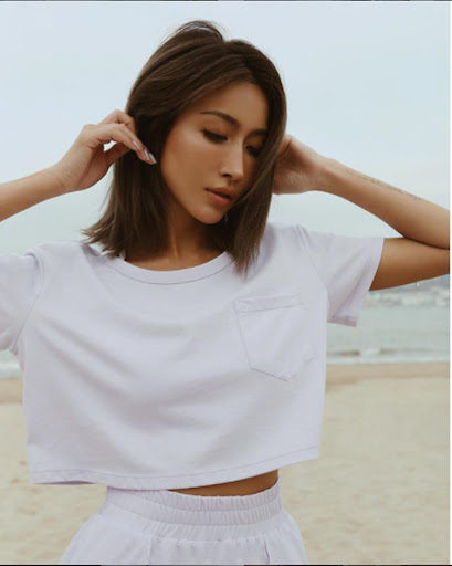 Title 2, Solid Color Leaky Navel Cropped Top Navel Pullo...