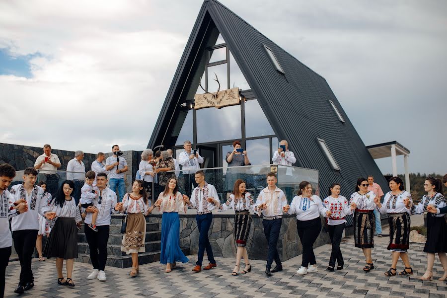 Bröllopsfotograf Breniuc Radu (raduu). Foto av 24 augusti 2023