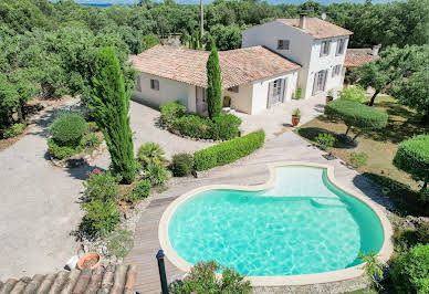 Villa with pool 7