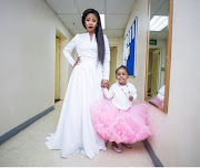 Kelly Khumalo's daughter, Thingo loves singing just like mama. 