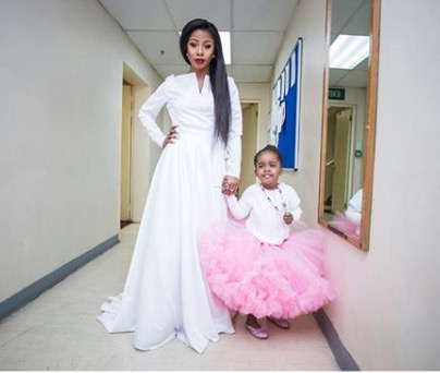 Kelly Khumalo's daughter, Thingo loves singing just like mama.