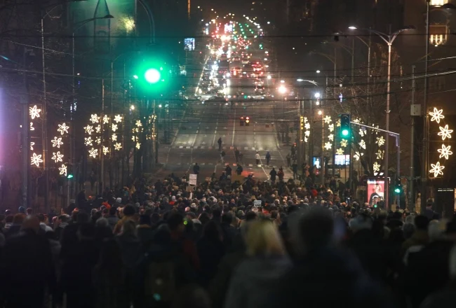 Večerašnji protest završen ispred Palate pravde zahtevom za oslobađanje svih uhapšenih