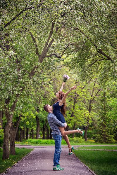 Hääkuvaaja Pavel Surkov (weddphotoset). Kuva otettu 26. toukokuuta 2015