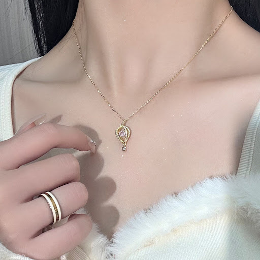Title 4, Pulsatile Heart Hot Air Balloon Necklace Female...