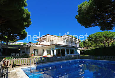 Maison avec piscine et terrasse 14