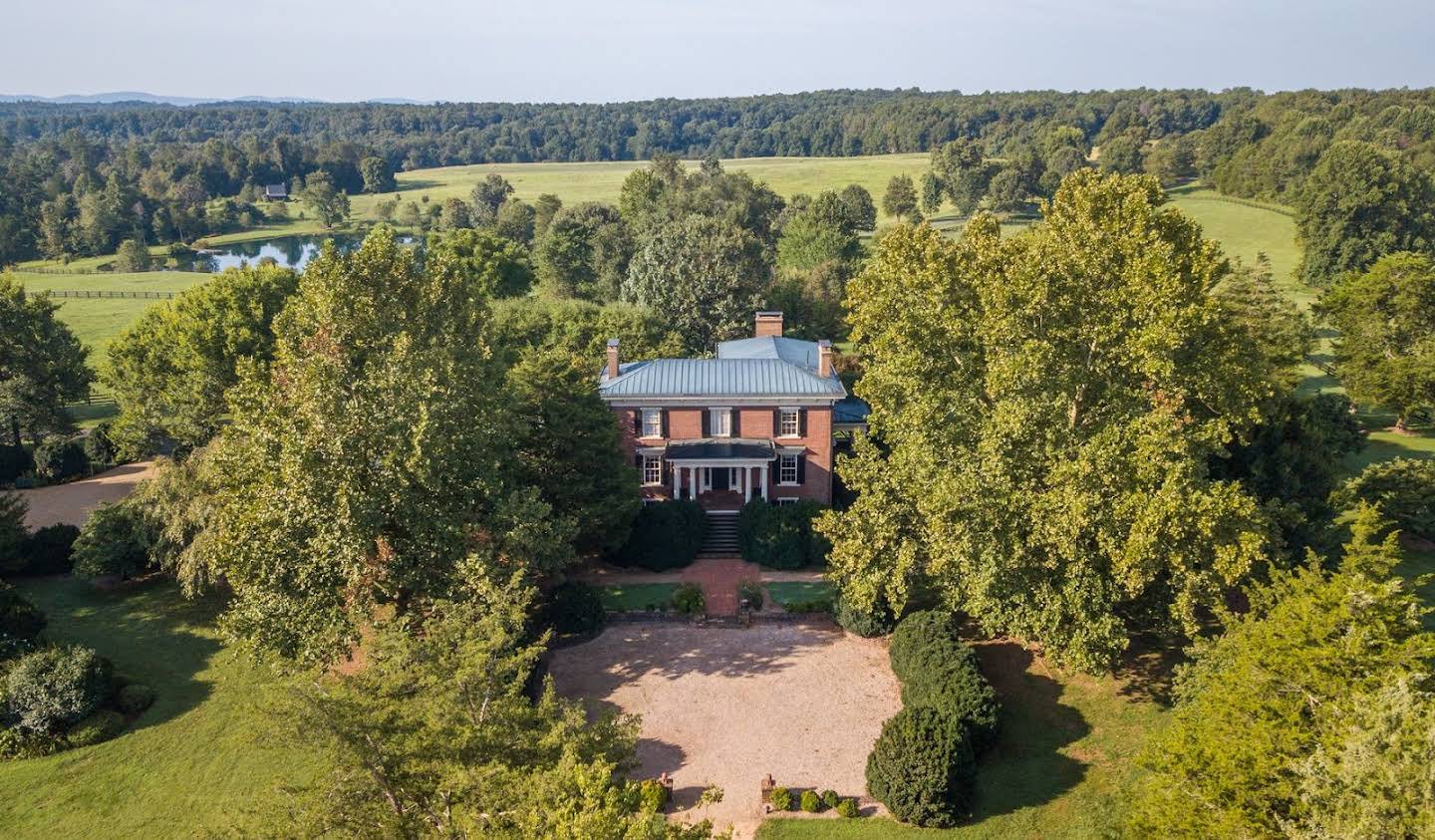 House with garden and terrace Ruckersville