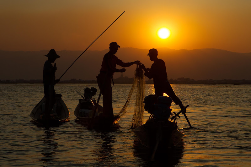 pescando al tramonto di antonioromei