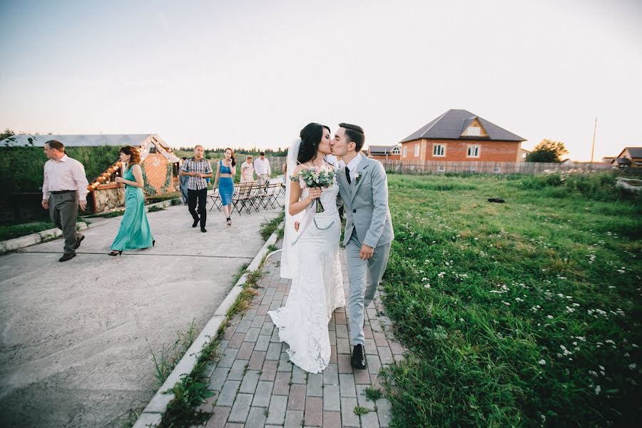 Fotógrafo de casamento Sasha Ovcharenko (sashaovcharenko). Foto de 27 de março 2017