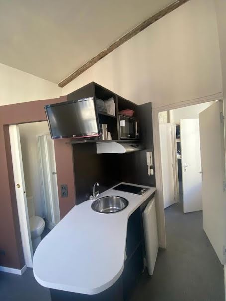 Location meublée appartement 1 pièce 12 m² à Lille (59000), 387 €