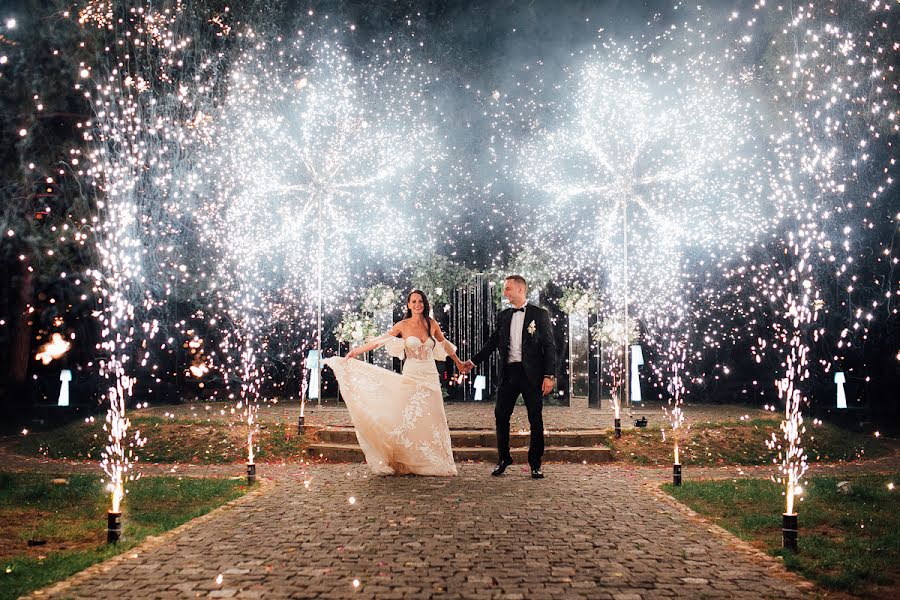 Fotógrafo de casamento Yuliya Timofeeva (artx). Foto de 11 de setembro 2018