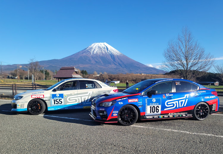 WRX S4の富士山とコラボ・レプリカに関するカスタム事例の投稿画像2枚目