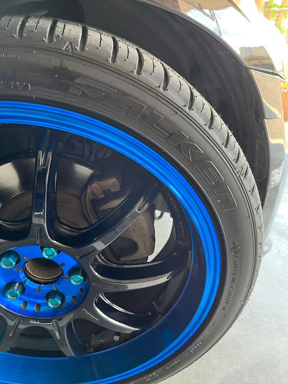 BRZのタイヤ交換・BRZ ZC6・スーパーチャージャーに関するカスタム事例の投稿画像2枚目