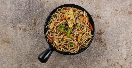 Egg Hakka Noodles