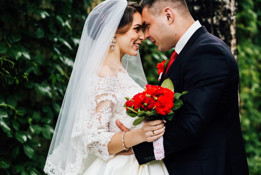 Fotógrafo de casamento Yuliya Velichko (julija). Foto de 13 de junho 2016