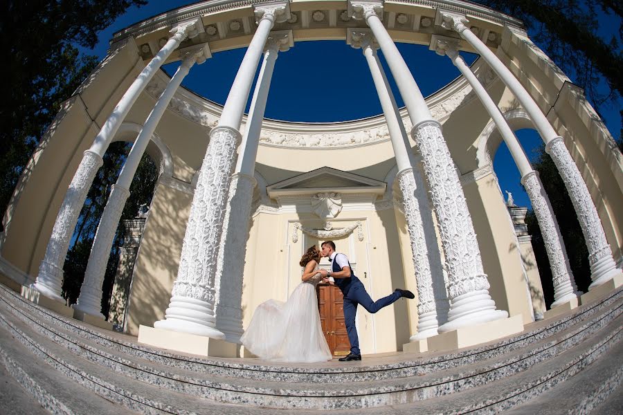 Fotógrafo de casamento Yana Ermakova (fottograff). Foto de 16 de janeiro 2022