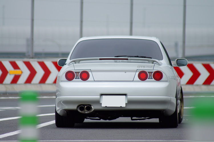 スカイラインの目指せR33全国大会・R33広報関東支部・RB25DET・R33セダンの部・上から目線に関するカスタム事例の投稿画像1枚目