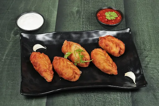 Chicken Achari Fried Momos [8 Pieces]