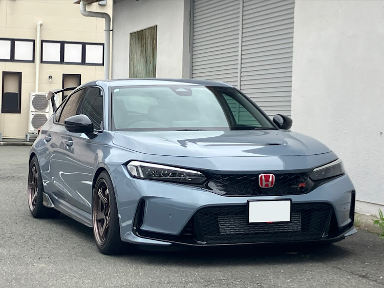 シビックタイプRのADVAN GT BEYOND・Racing BLACK package・Racing copper bronze・ADVAN Racing・タイヤサイズ悩み中に関するカスタム事例の投稿画像2枚目
