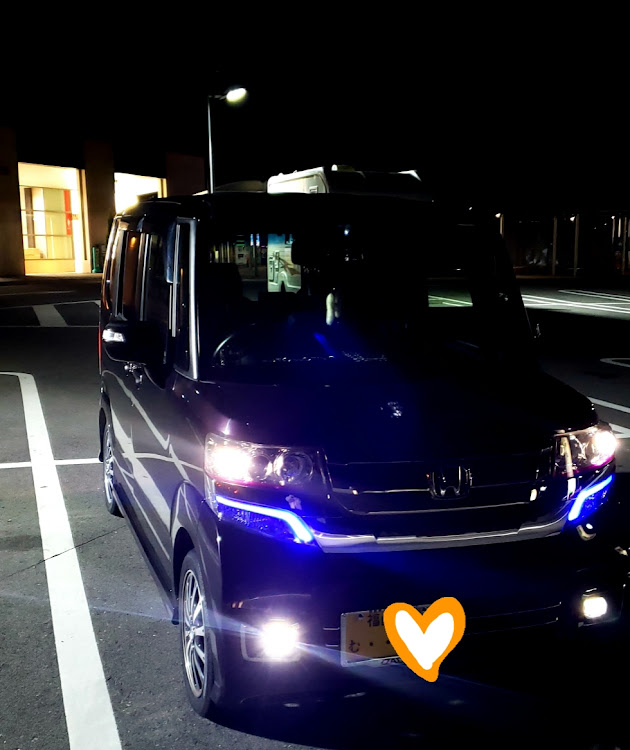 Nボックスカスタムの車女子・ギャルソン・D.A.D・こんな車とコラボしてくれる人募集に関するカスタム事例の投稿画像1枚目
