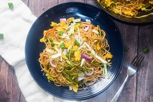 Egg Hakka Noodles