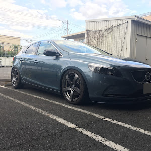 V40 T4