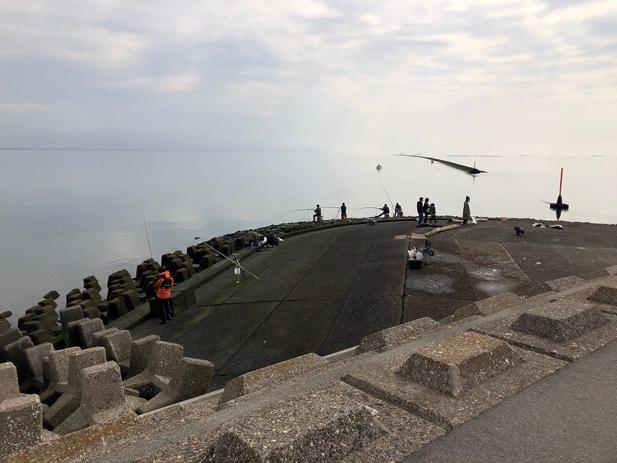 屋外, 水, 海, 丘 が含まれている画像

自動的に生成された説明