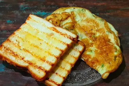 Bread Toast With Omelette