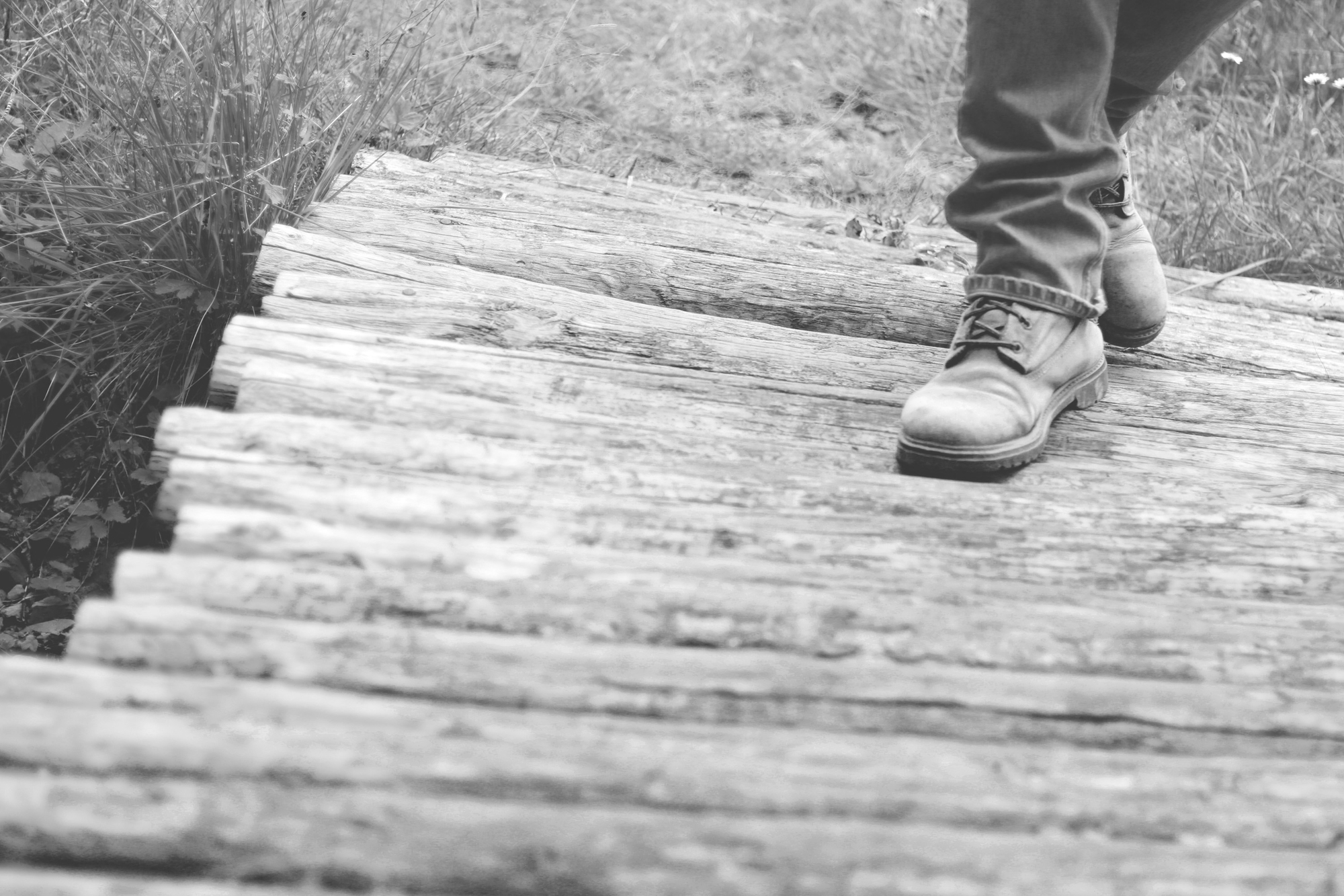 shoes wooden bridge di amoled