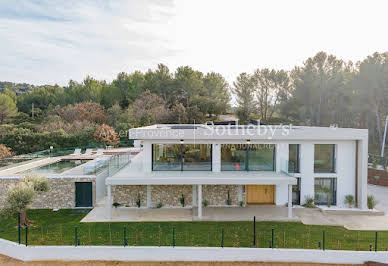 Villa avec piscine et jardin 4