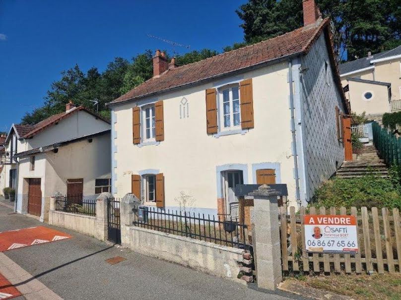 Vente maison 3 pièces 77 m² à Saint-Eloy-les-Mines (63700), 55 000 €