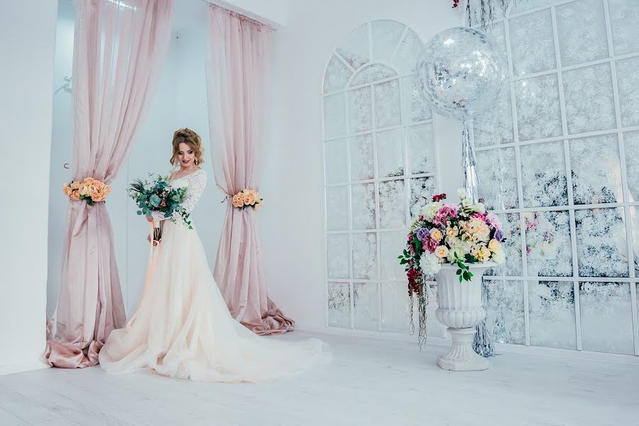 結婚式の写真家Anya Berezuckaya (aberezutskaya)。2017 2月17日の写真