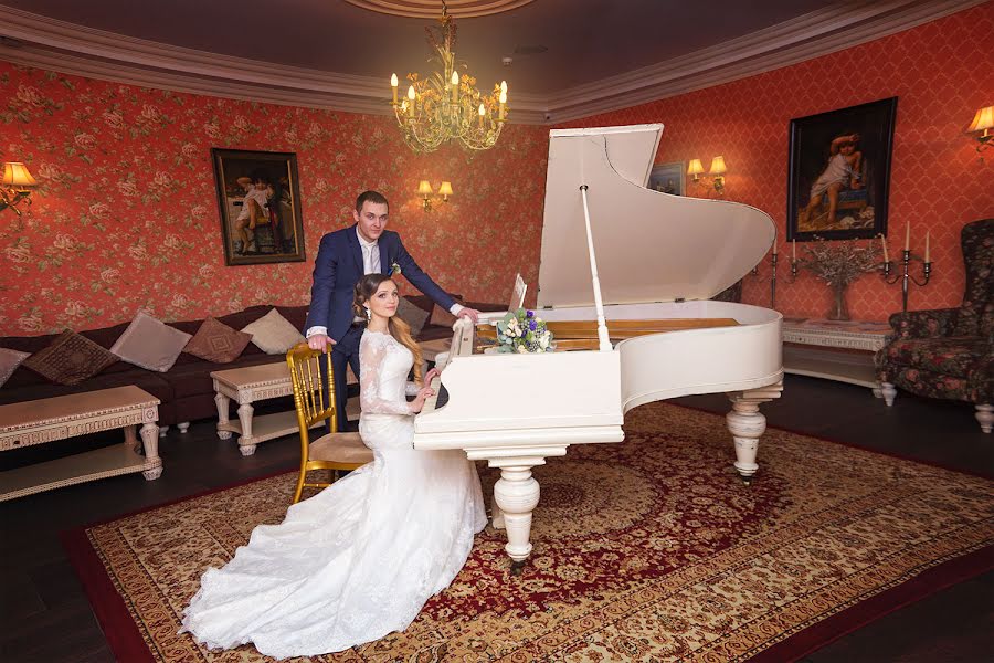 Wedding photographer Aleksandra Tikhova (aleksti). Photo of 30 April 2015