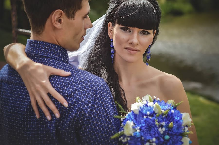 Fotógrafo de casamento Alena Gudkova (alena22). Foto de 2 de outubro 2015