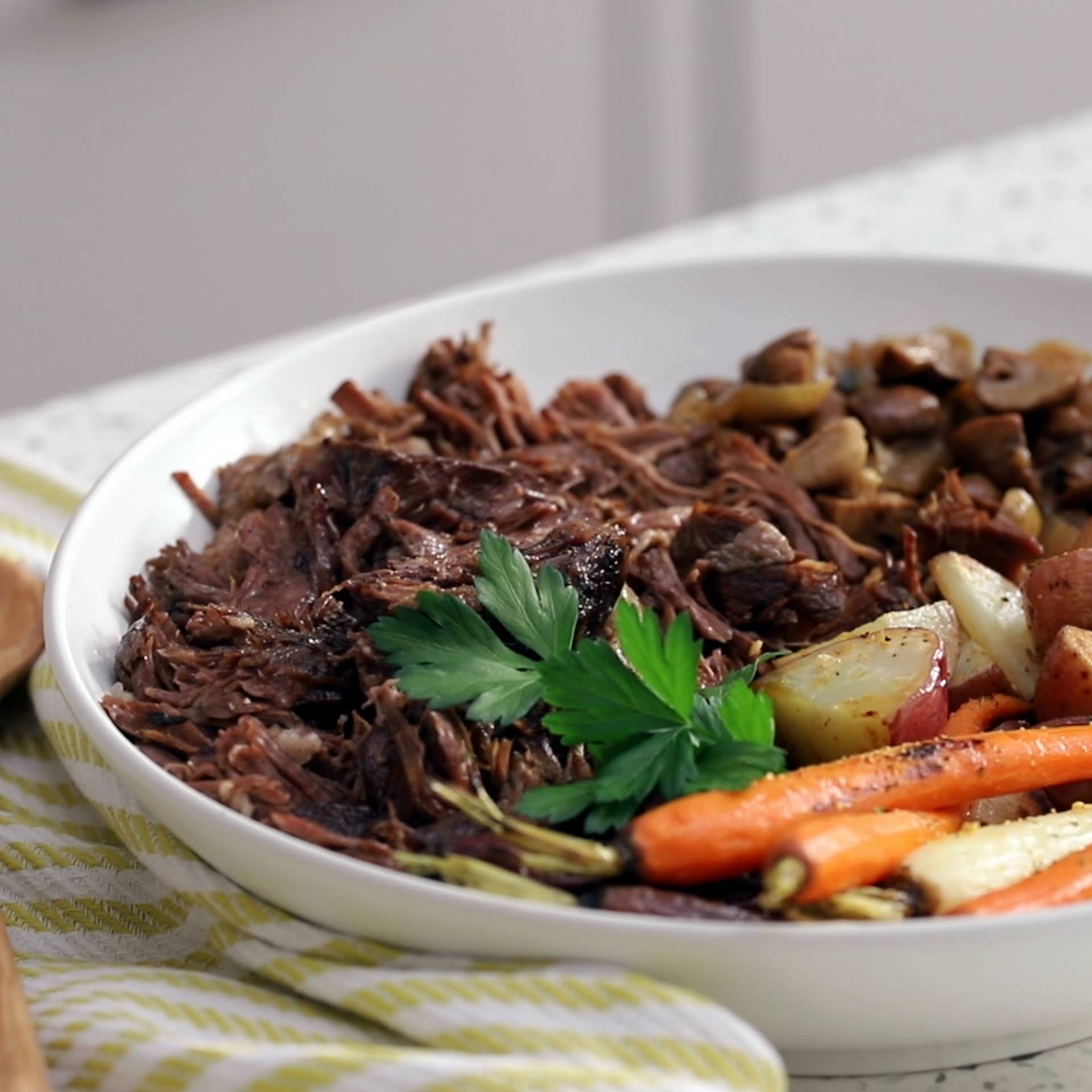 Crockpot Pot Roast with Vegetables –