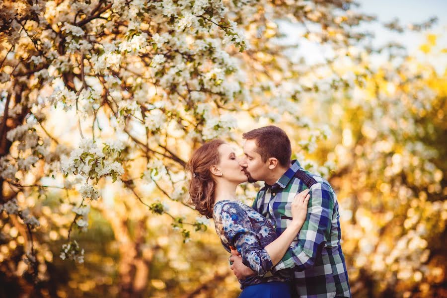 Wedding photographer Yuliya Medvedeva (photobond). Photo of 2 June 2016