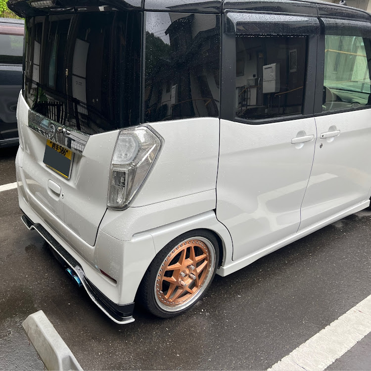 デイズルークスのツートンカラー・レオンハルト・デイズルークスハイウェイスター・デイズルークスに関するカスタム事例の投稿画像1枚目