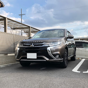 アウトランダーPHEV GG2W