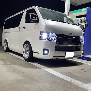 ハイエースバン TRH200V