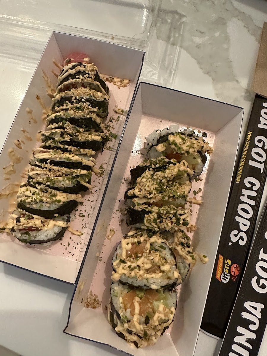 Fire salmon and spicy tuna rolls