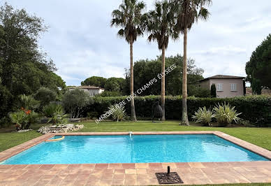 Villa avec piscine et jardin 5