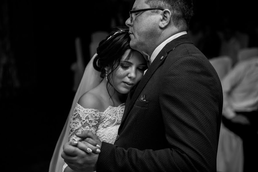 Fotografo di matrimoni Vladimir Lesnikov (lesnikov). Foto del 1 febbraio 2019