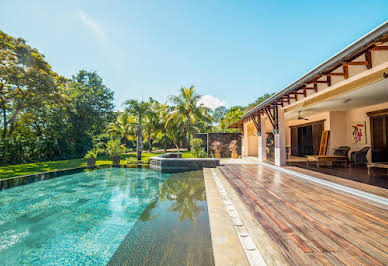 Villa with pool and terrace 2