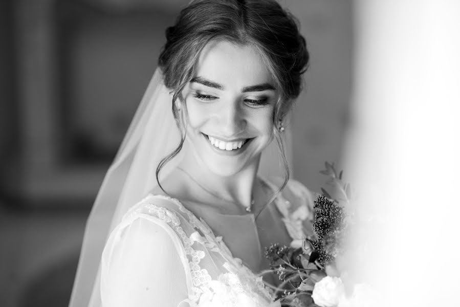 Wedding photographer Oksana Lopatko (smeyer). Photo of 3 December 2019