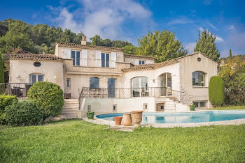 villa à La Colle-sur-Loup (06)