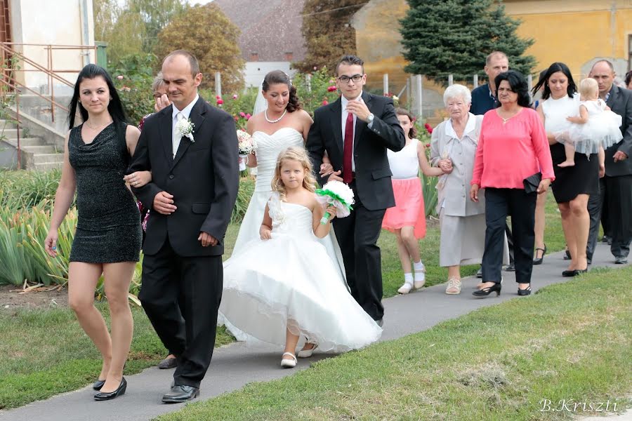 Fotógrafo de casamento Krisztina Balog (balog). Foto de 3 de março 2019