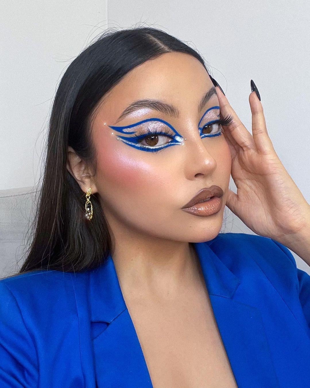 Blue Swirl Makeup