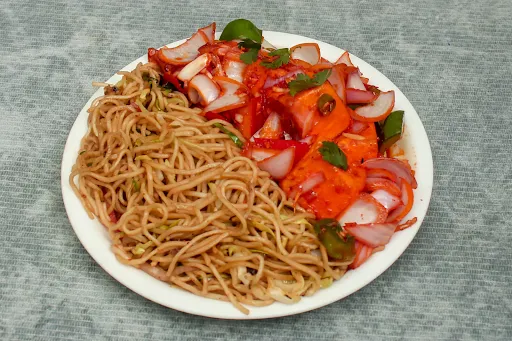 Chilli Paneer With Noodles